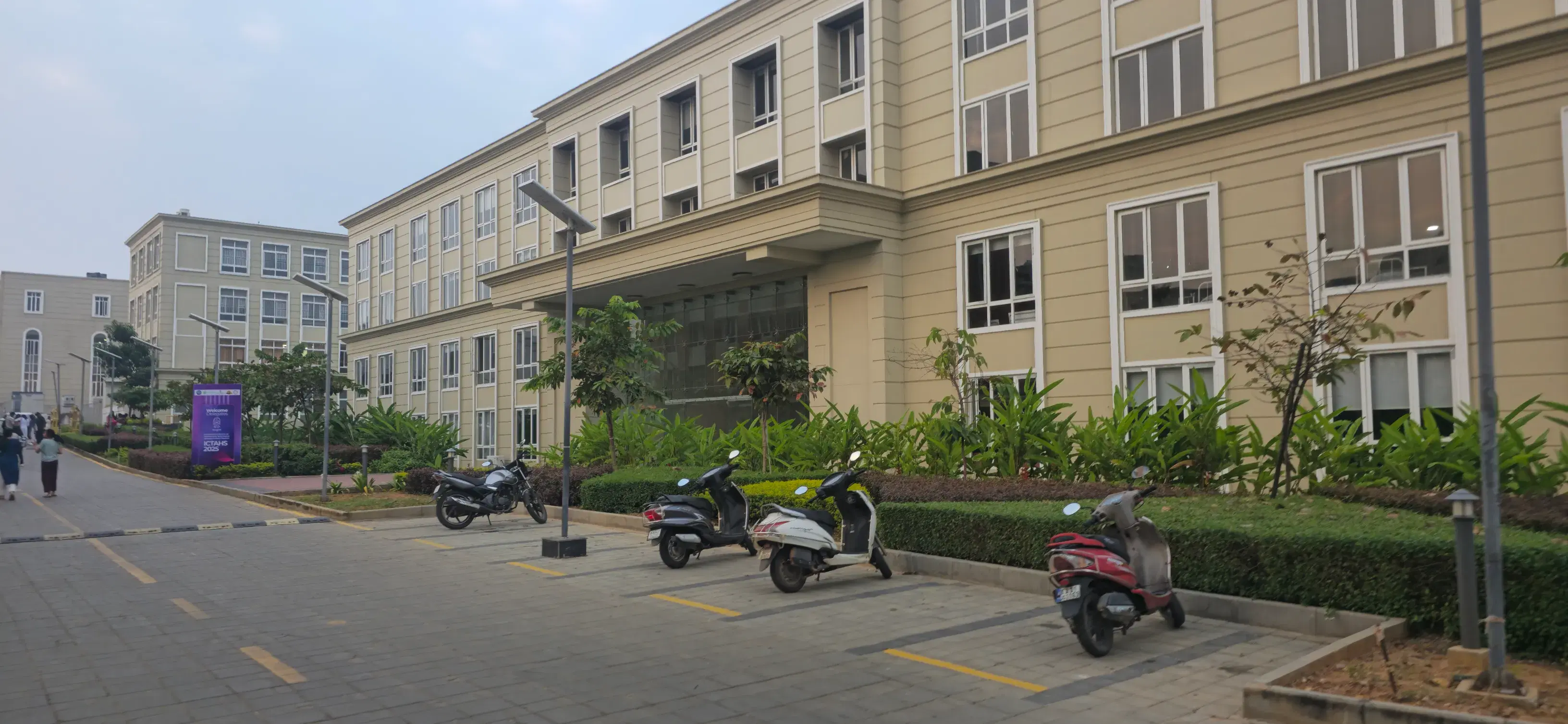 Dayananda Sagar University Bangalore Academic Building photo 16